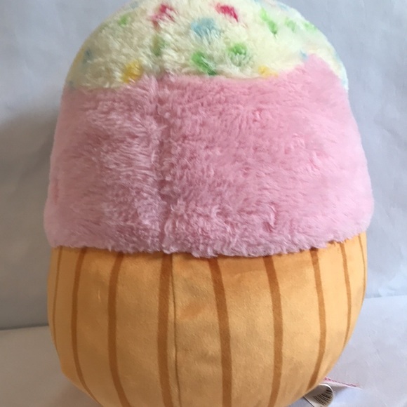 FuzzAmallow Clara the cupcake Squishmallows Kelly Toy kids stuffed toy plush 12" - Picture 5 of 10